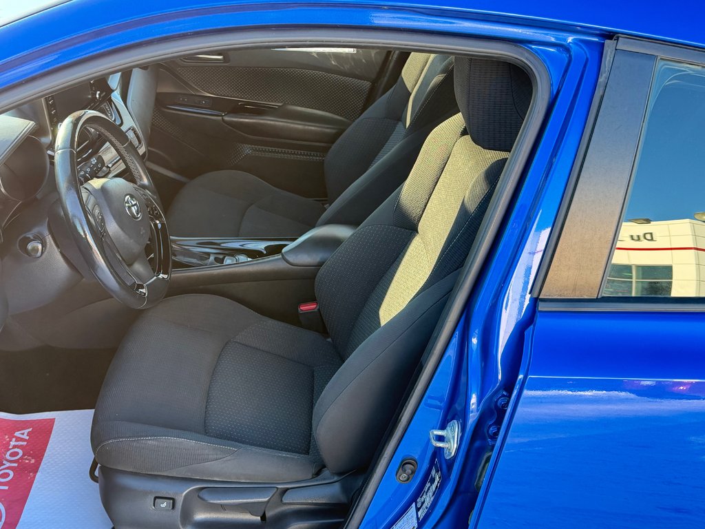 Toyota C-HR XLE / BAS KILOS / TRÈS ÉCONOMIQUE / 2019 à Thetford Mines, Québec - 21 - w1024h768px