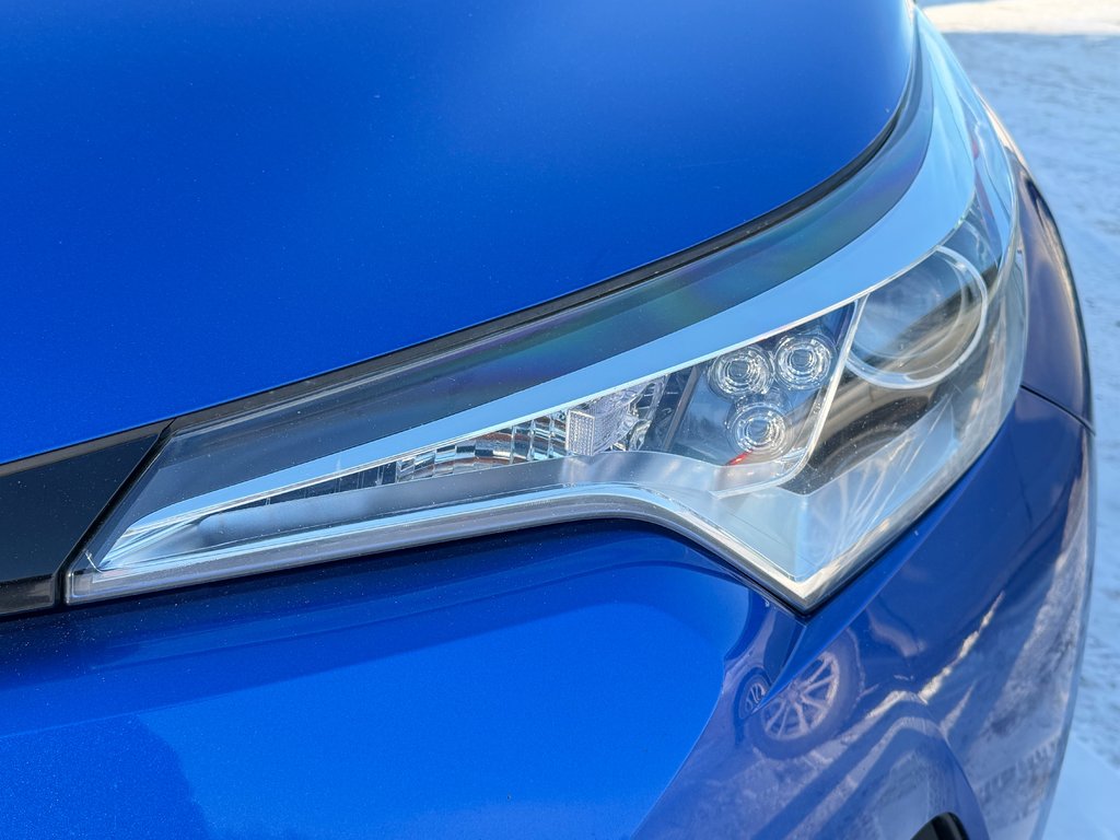 Toyota C-HR XLE / BAS KILOS / TRÈS ÉCONOMIQUE / 2019 à Thetford Mines, Québec - 9 - w1024h768px