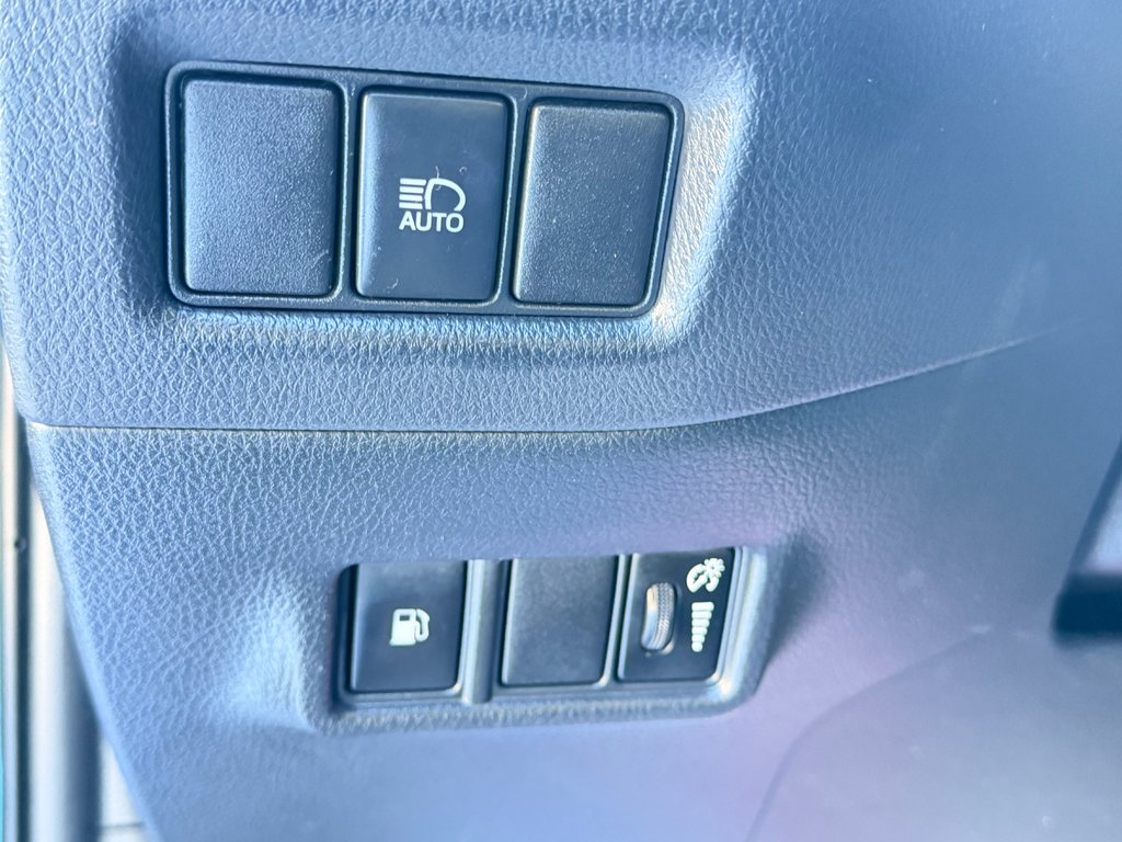 Toyota C-HR XLE / BAS KILOS / TRÈS ÉCONOMIQUE / 2019 à Thetford Mines, Québec - 24 - w1024h768px