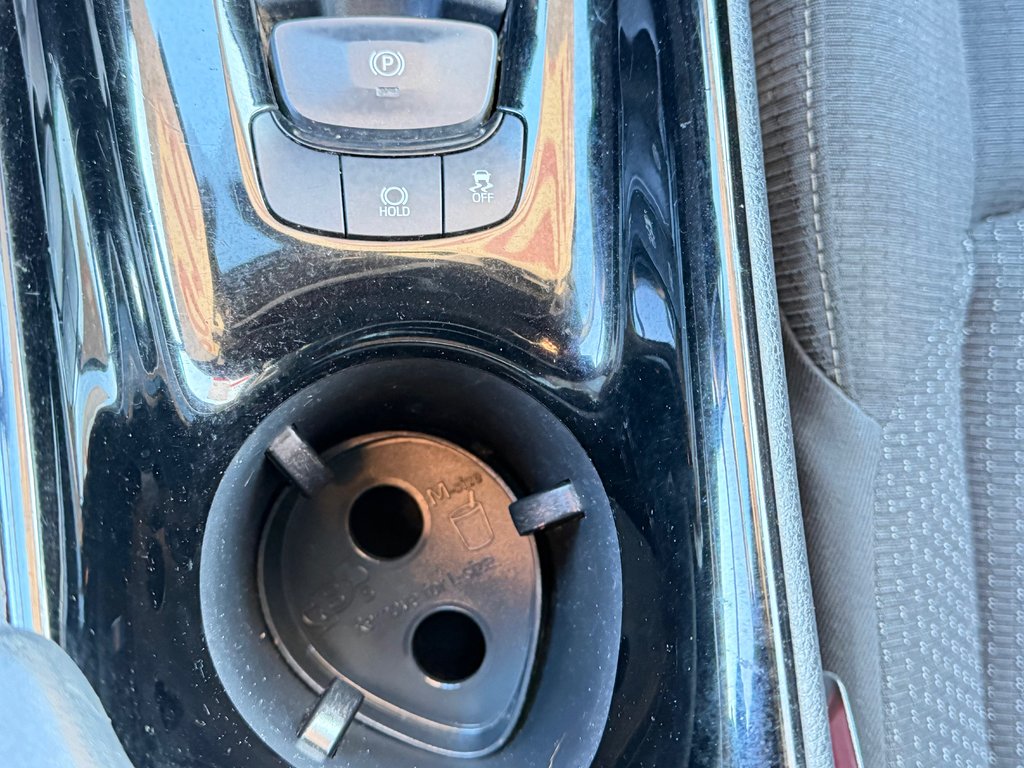 Toyota C-HR XLE / BAS KILOS / TRÈS ÉCONOMIQUE / 2019 à Thetford Mines, Québec - 38 - w1024h768px