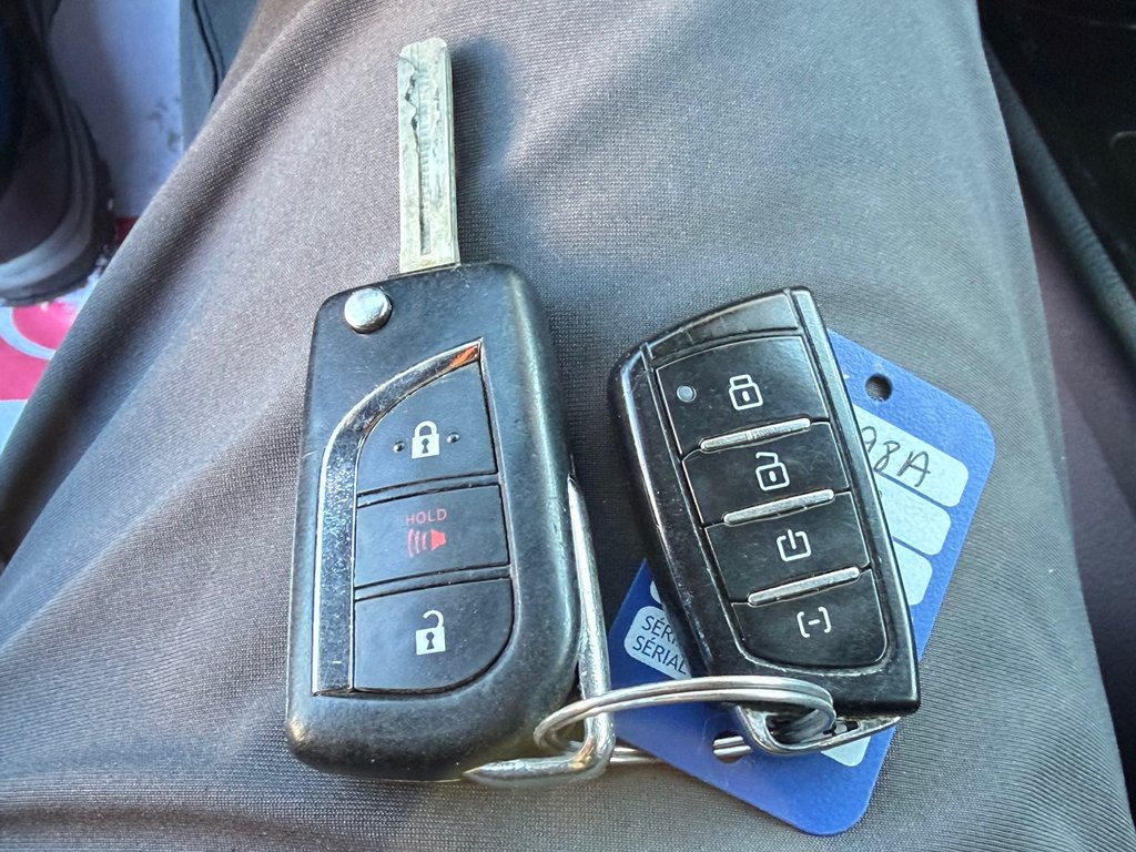 Toyota C-HR XLE / BAS KILOS / TRÈS ÉCONOMIQUE / 2019 à Thetford Mines, Québec - 43 - w1024h768px