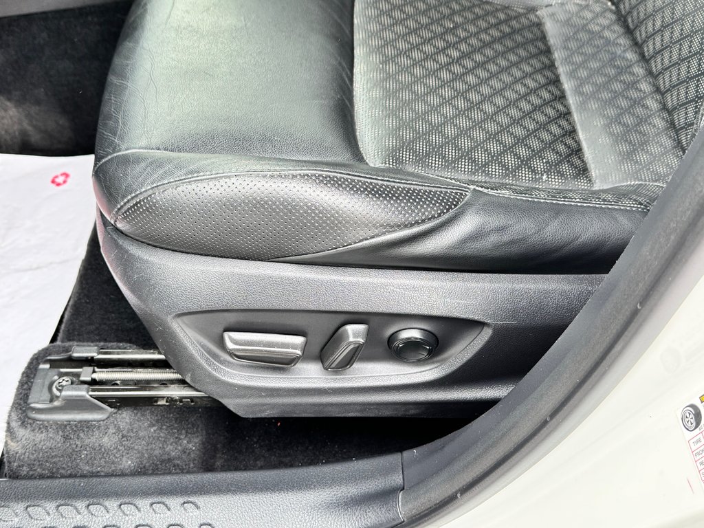 Toyota C-HR LIMITED / LA TOTALE !!! CUIR / A QUI LA CHANCE ? / 2021 à Thetford Mines, Québec - 27 - w1024h768px
