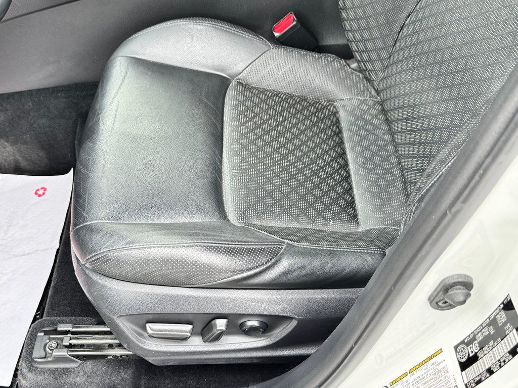 Toyota C-HR LIMITED / LA TOTALE !!! CUIR / A QUI LA CHANCE ? / 2021 à Thetford Mines, Québec - 28 - w1024h768px