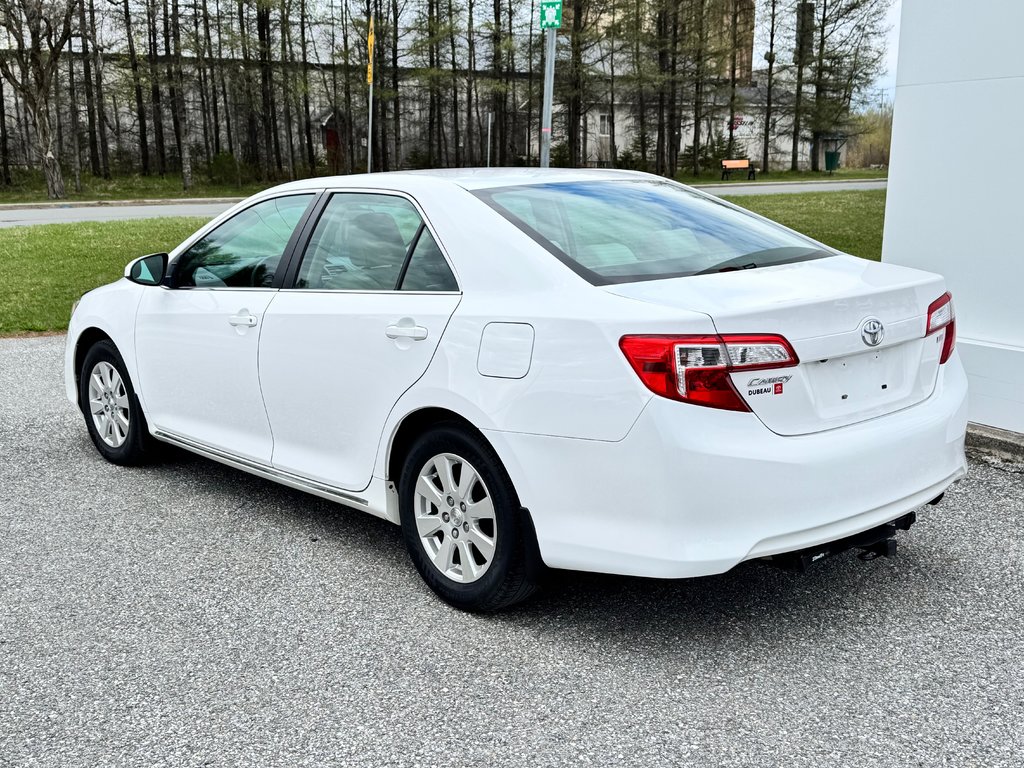 Toyota Camry LE / BEAU COMME UN COEUR / ULTRA FIABLE / 2013 à Thetford Mines, Québec - 6 - w1024h768px