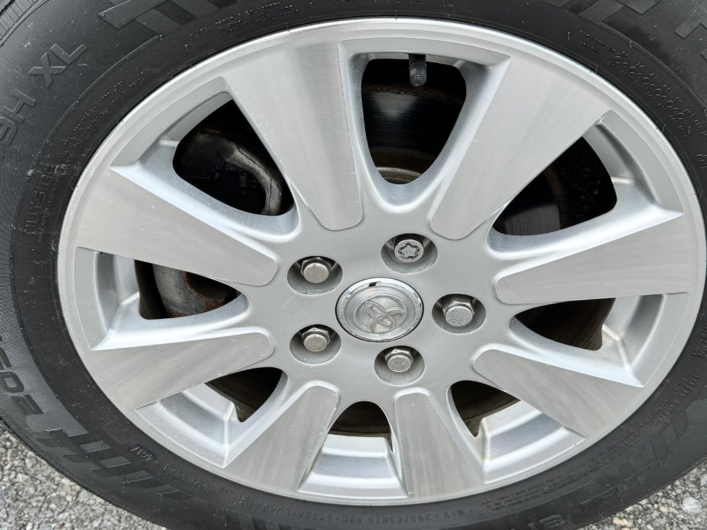 Toyota Camry LE / BEAU COMME UN COEUR / ULTRA FIABLE / 2013 à Thetford Mines, Québec - 14 - w1024h768px