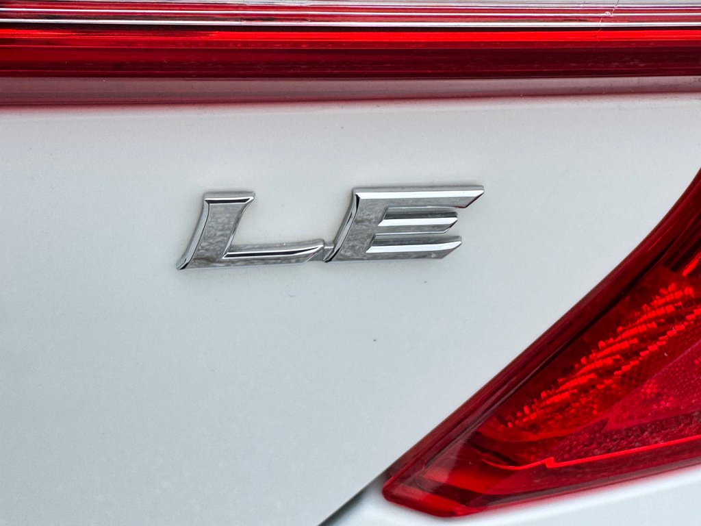 Toyota Camry LE / BEAU COMME UN COEUR / ULTRA FIABLE / 2013 à Thetford Mines, Québec - 21 - w1024h768px