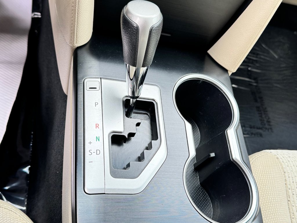 Toyota Camry LE / BEAU COMME UN COEUR / ULTRA FIABLE / 2013 à Thetford Mines, Québec - 46 - w1024h768px