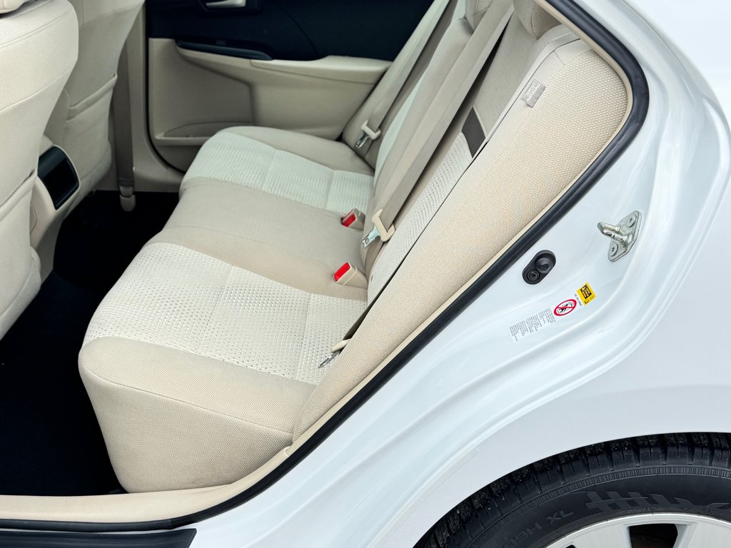 Toyota Camry LE / BEAU COMME UN COEUR / ULTRA FIABLE / 2013 à Thetford Mines, Québec - 56 - w1024h768px