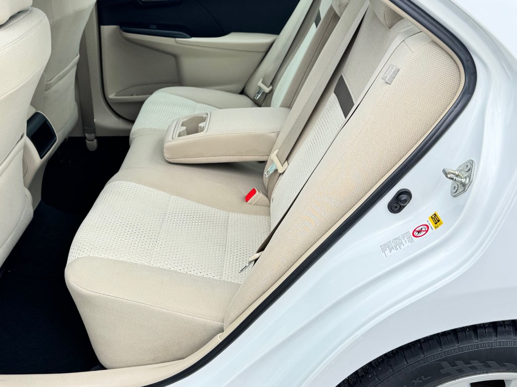 Toyota Camry LE / BEAU COMME UN COEUR / ULTRA FIABLE / 2013 à Thetford Mines, Québec - 57 - w1024h768px