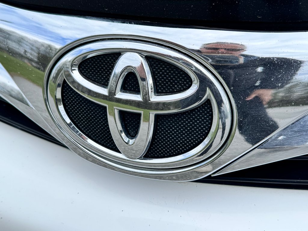 Toyota Camry LE / BEAU COMME UN COEUR / ULTRA FIABLE / 2013 à Thetford Mines, Québec - 11 - w1024h768px
