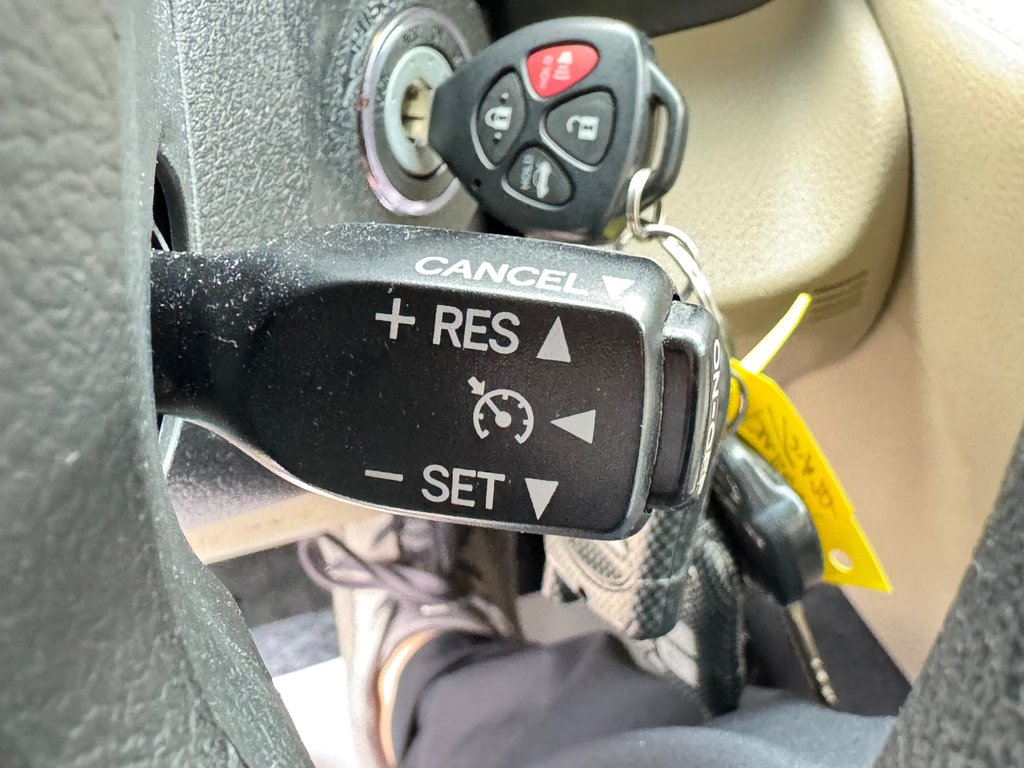 Toyota Camry LE / BEAU COMME UN COEUR / ULTRA FIABLE / 2013 à Thetford Mines, Québec - 37 - w1024h768px