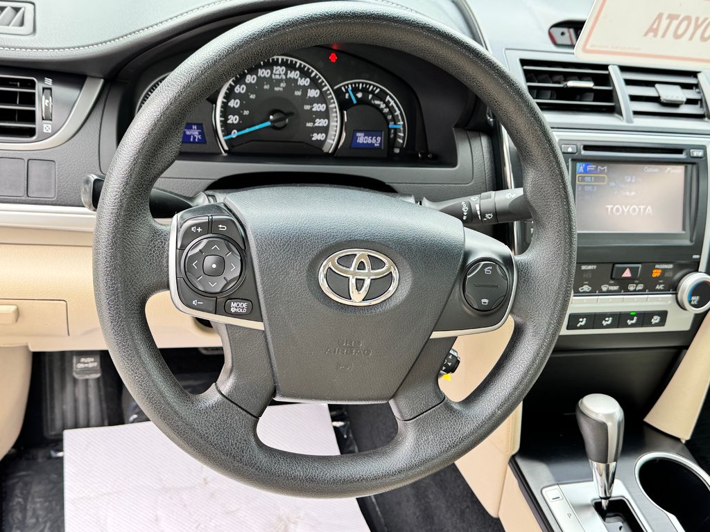Toyota Camry LE / BEAU COMME UN COEUR / ULTRA FIABLE / 2013 à Thetford Mines, Québec - 33 - w1024h768px
