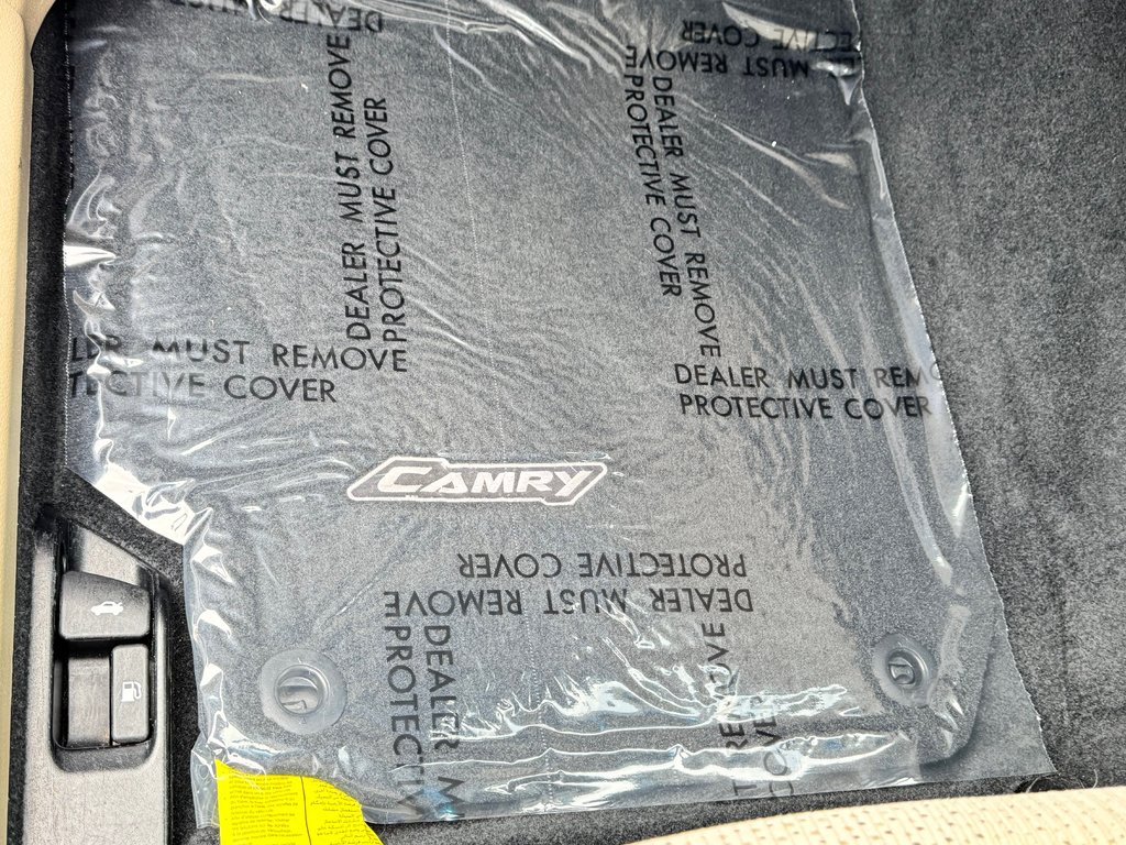 Toyota Camry LE / BEAU COMME UN COEUR / ULTRA FIABLE / 2013 à Thetford Mines, Québec - 32 - w1024h768px