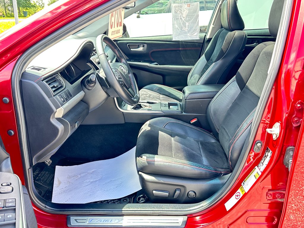 Toyota Camry XSE V6 / HYPER RARE !!! TRÈS BAS KILOS / GO!!! / 2015 à Thetford Mines, Québec - 29 - w1024h768px