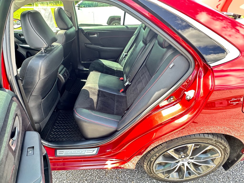 Toyota Camry XSE V6 / HYPER RARE !!! TRÈS BAS KILOS / GO!!! / 2015 à Thetford Mines, Québec - 46 - w1024h768px