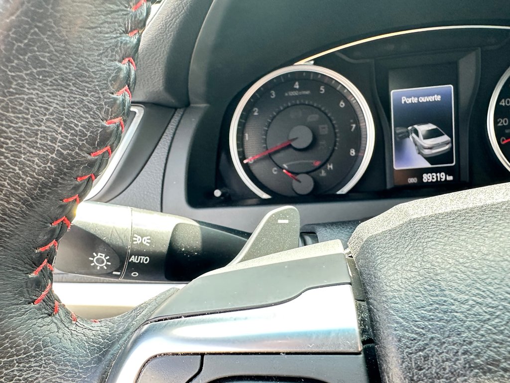 Toyota Camry XSE V6 / HYPER RARE !!! TRÈS BAS KILOS / GO!!! / 2015 à Thetford Mines, Québec - 35 - w1024h768px