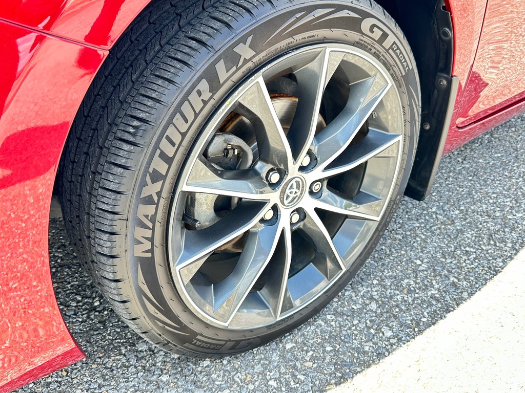 Toyota Camry XSE V6 / HYPER RARE !!! TRÈS BAS KILOS / GO!!! / 2015 à Thetford Mines, Québec - 14 - w1024h768px