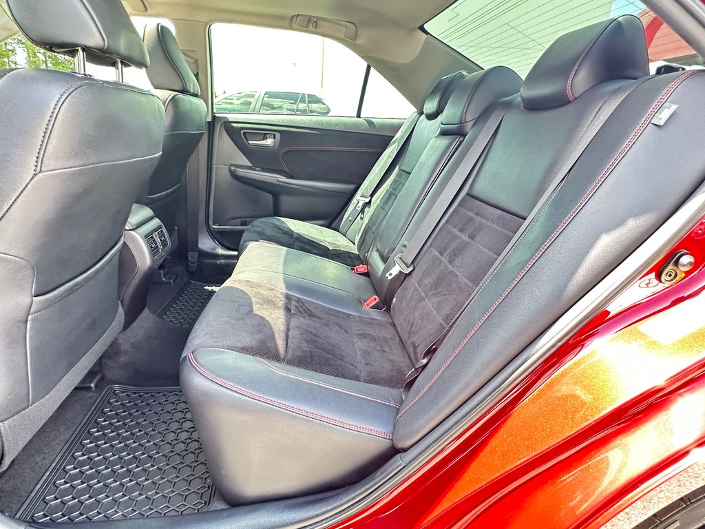 Toyota Camry XSE V6 / HYPER RARE !!! TRÈS BAS KILOS / GO!!! / 2015 à Thetford Mines, Québec - 47 - w1024h768px
