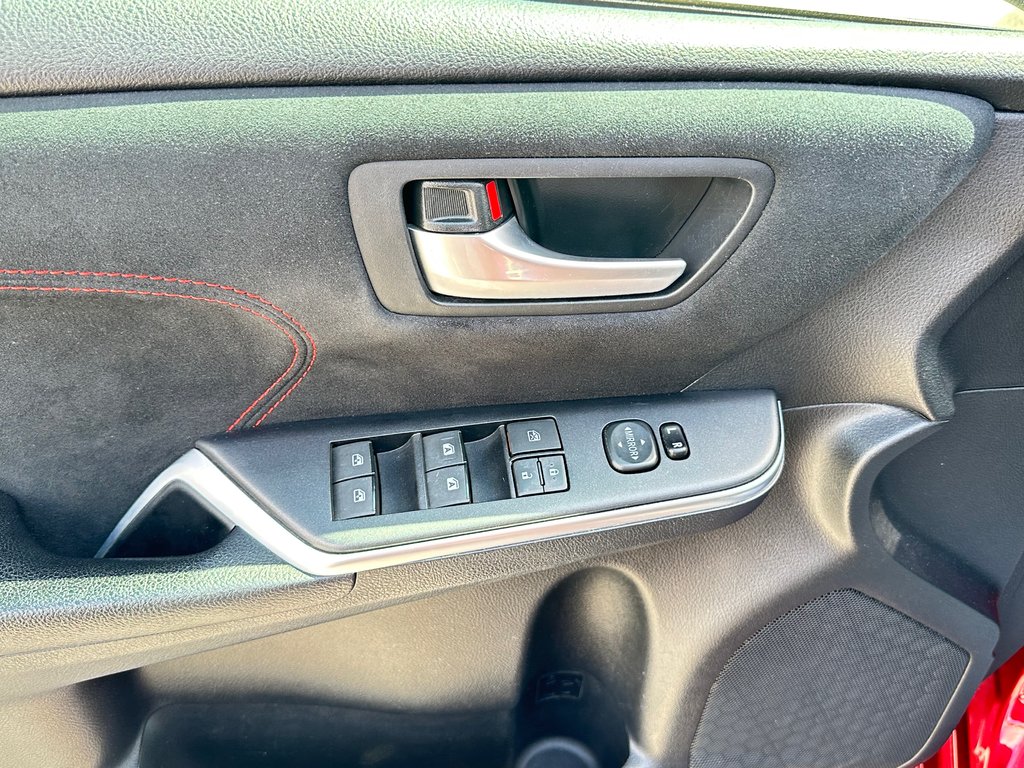 Toyota Camry XSE V6 / HYPER RARE !!! TRÈS BAS KILOS / GO!!! / 2015 à Thetford Mines, Québec - 27 - w1024h768px