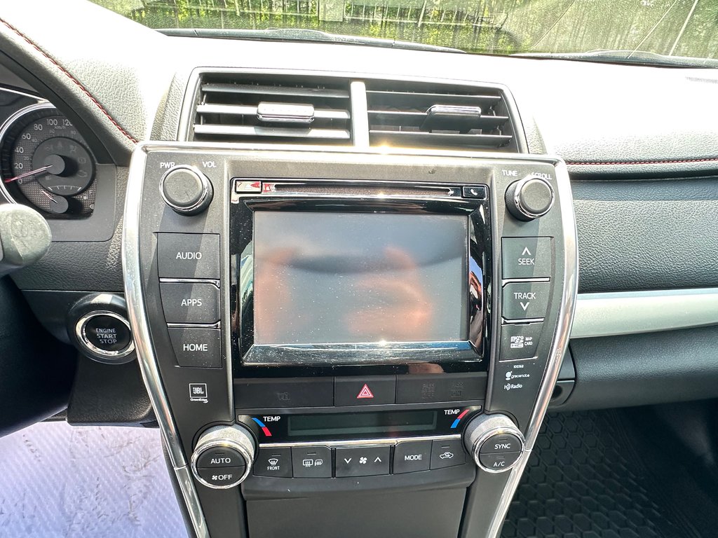 Toyota Camry XSE V6 / HYPER RARE !!! TRÈS BAS KILOS / GO!!! / 2015 à Thetford Mines, Québec - 39 - w1024h768px