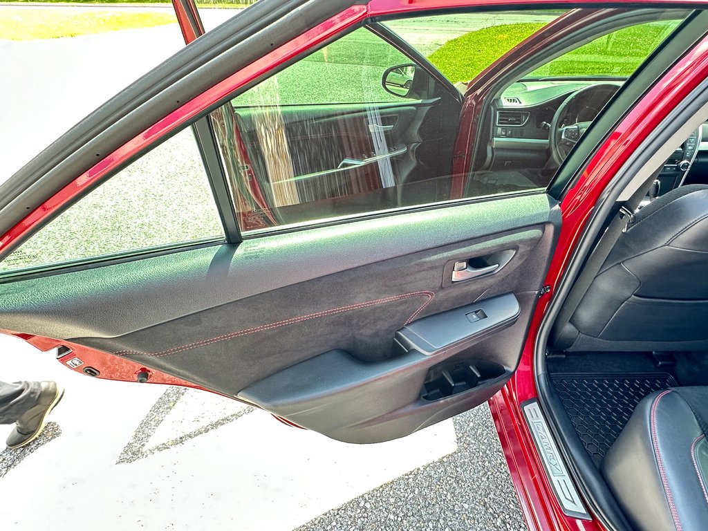 Toyota Camry XSE V6 / HYPER RARE !!! TRÈS BAS KILOS / GO!!! / 2015 à Thetford Mines, Québec - 44 - w1024h768px