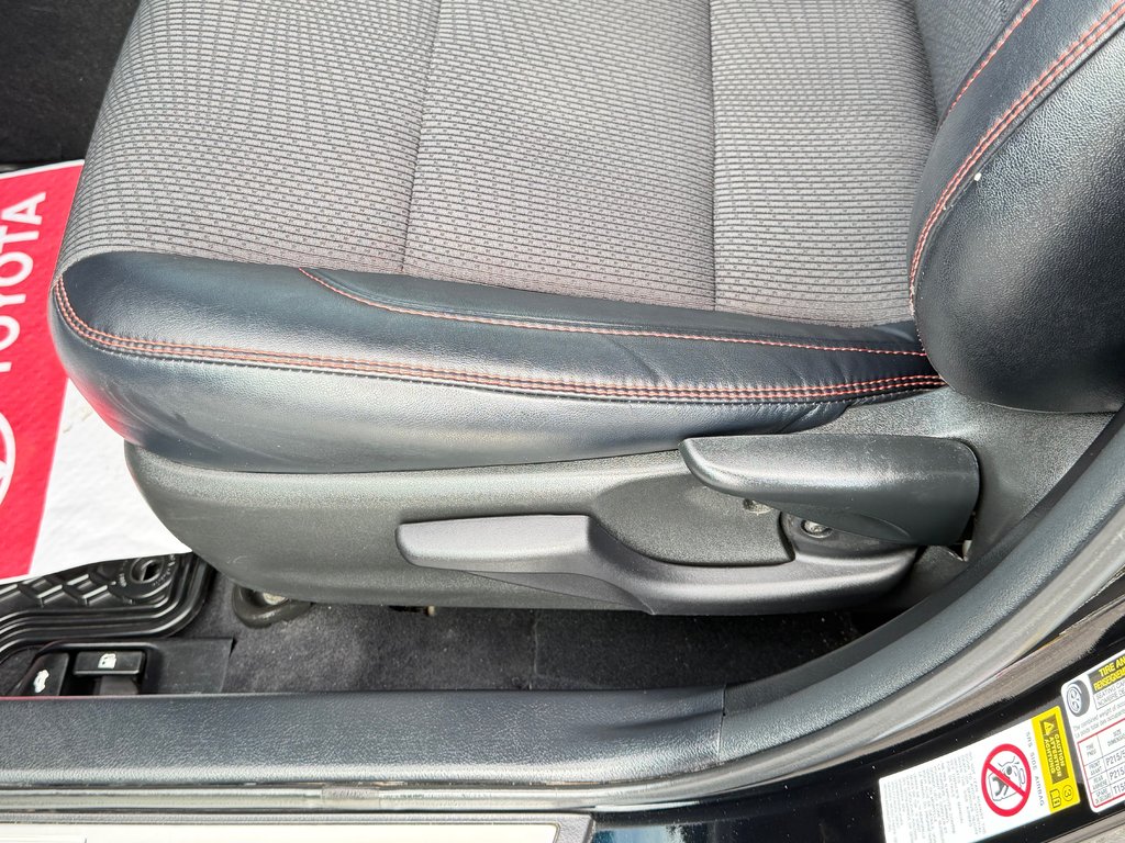Toyota Camry SE / AUTOM / PRIX IMBATTABLE !!!!! / 2017 à Thetford Mines, Québec - 28 - w1024h768px