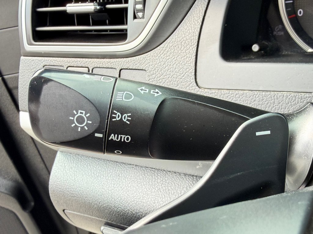 Toyota Camry SE / AUTOM / PRIX IMBATTABLE !!!!! / 2017 à Thetford Mines, Québec - 34 - w1024h768px