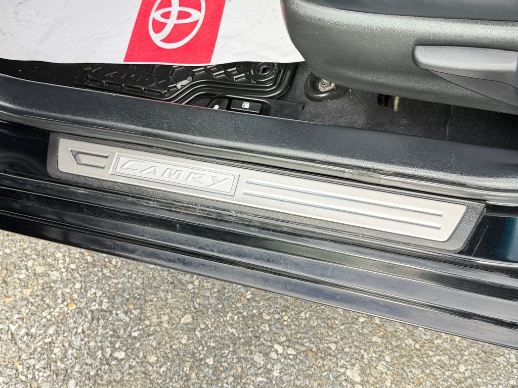 Toyota Camry SE / AUTOM / PRIX IMBATTABLE !!!!! / 2017 à Thetford Mines, Québec - 27 - w1024h768px