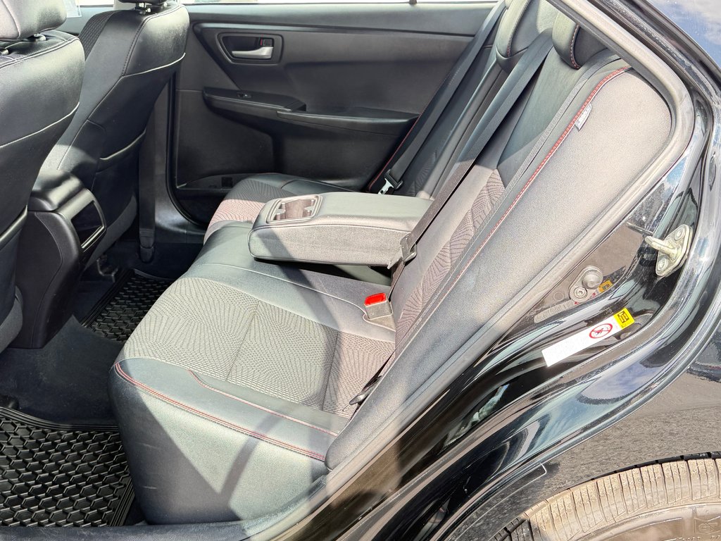 Toyota Camry SE / AUTOM / PRIX IMBATTABLE !!!!! / 2017 à Thetford Mines, Québec - 52 - w1024h768px