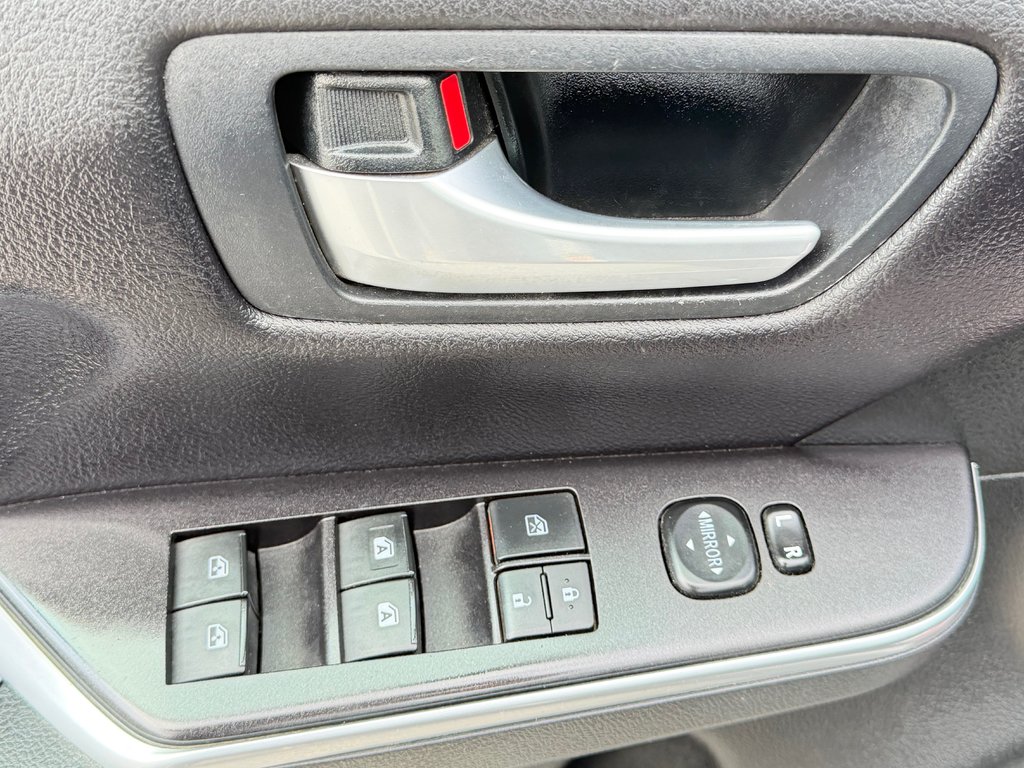 Toyota Camry SE / AUTOM / PRIX IMBATTABLE !!!!! / 2017 à Thetford Mines, Québec - 25 - w1024h768px