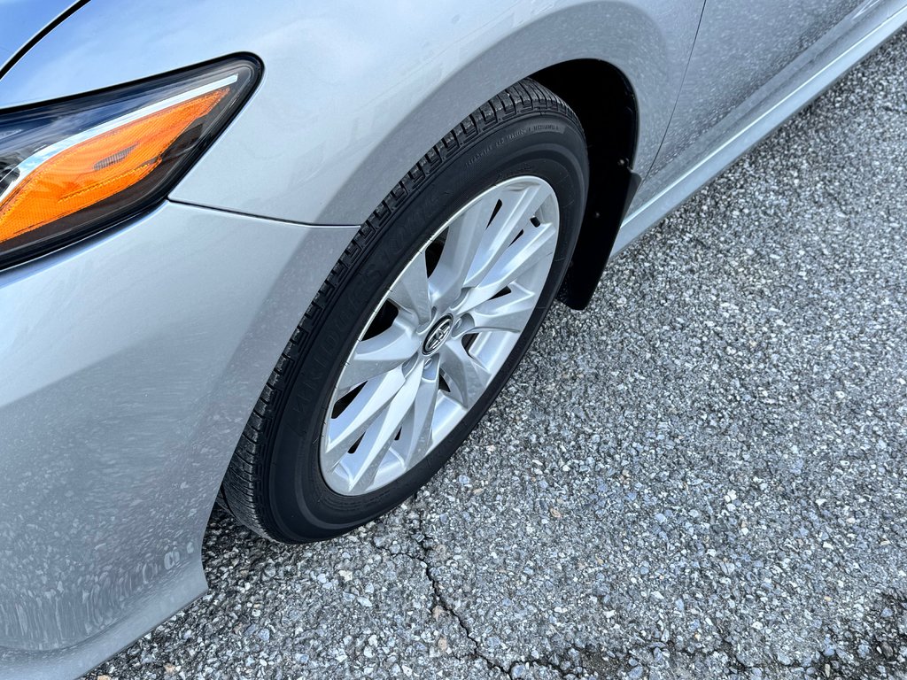 Toyota Camry LE / TRÈS BAS KILOS /  FIABILITÉ GARANTIE / 2018 à Thetford Mines, Québec - 13 - w1024h768px