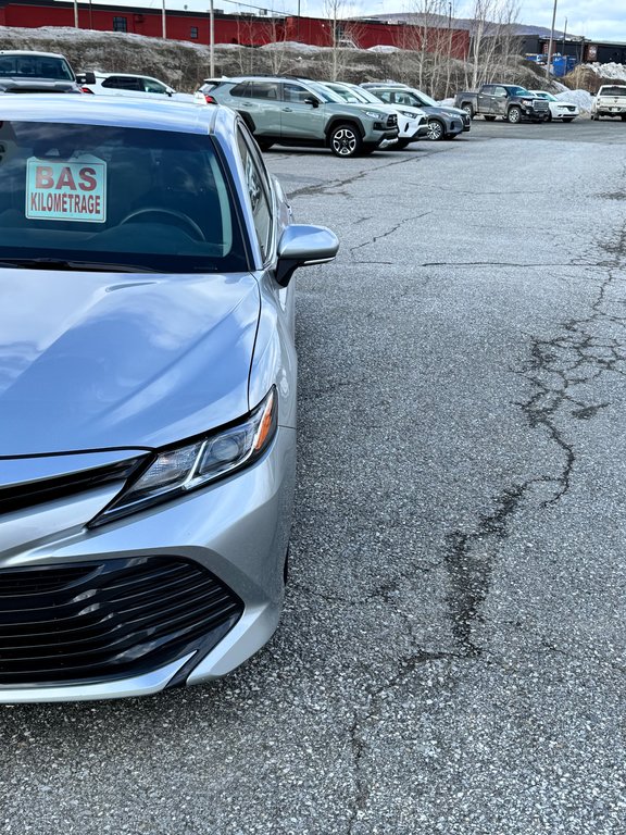 Toyota Camry LE / TRÈS BAS KILOS /  FIABILITÉ GARANTIE / 2018 à Thetford Mines, Québec - 9 - w1024h768px