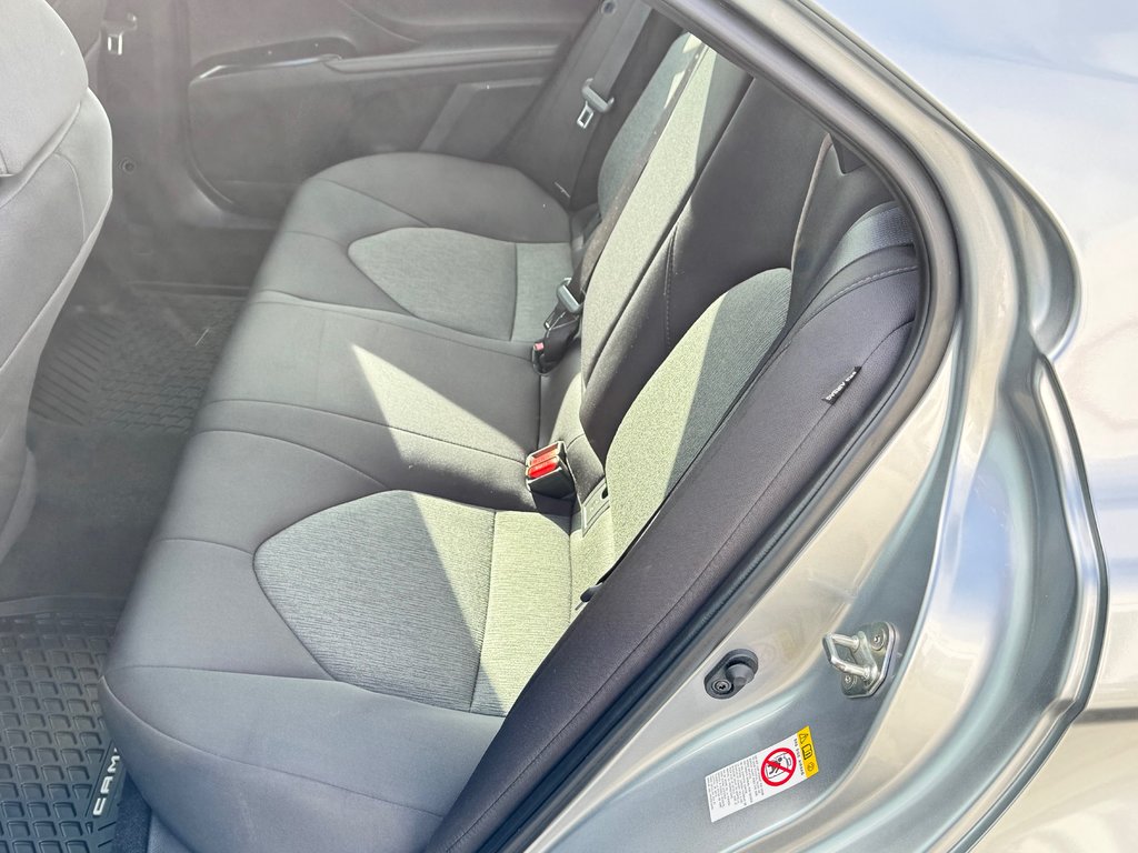 Toyota Camry LE / TRÈS BAS KILOS /  FIABILITÉ GARANTIE / 2018 à Thetford Mines, Québec - 50 - w1024h768px