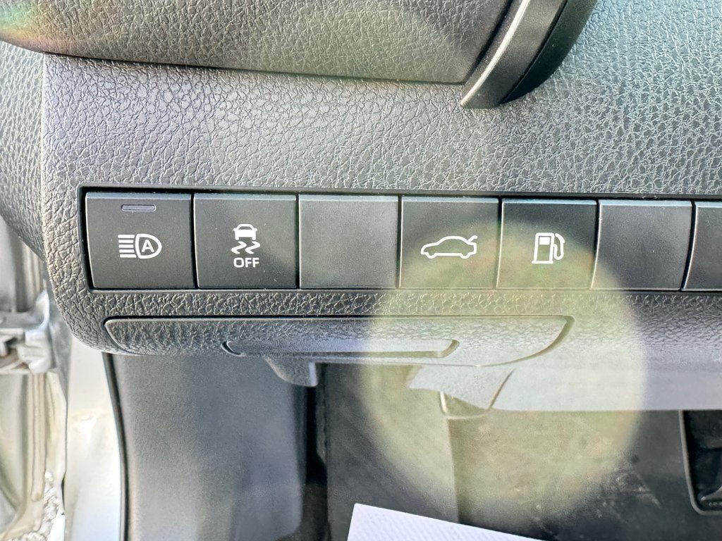 Toyota Camry LE / TRÈS BAS KILOS /  FIABILITÉ GARANTIE / 2018 à Thetford Mines, Québec - 31 - w1024h768px