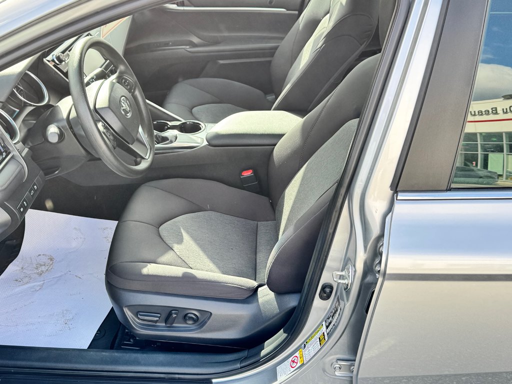 Toyota Camry LE / TRÈS BAS KILOS /  FIABILITÉ GARANTIE / 2018 à Thetford Mines, Québec - 26 - w1024h768px