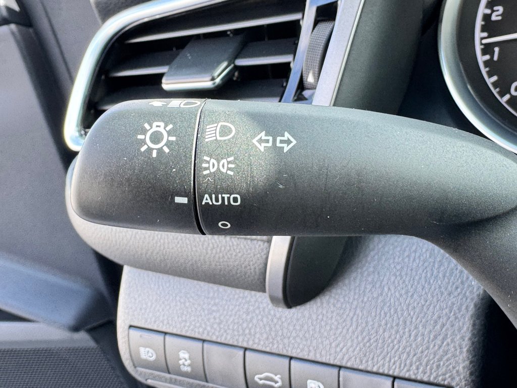 Toyota Camry LE / TRÈS BAS KILOS /  FIABILITÉ GARANTIE / 2018 à Thetford Mines, Québec - 34 - w1024h768px
