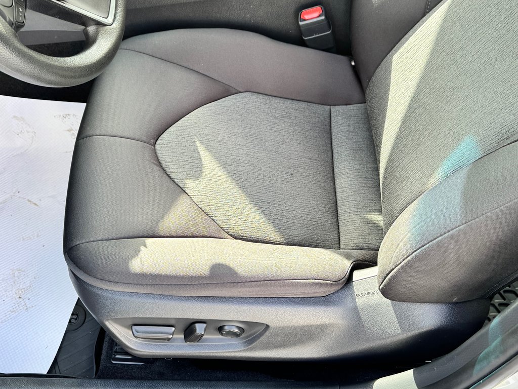 Toyota Camry LE / TRÈS BAS KILOS /  FIABILITÉ GARANTIE / 2018 à Thetford Mines, Québec - 30 - w1024h768px
