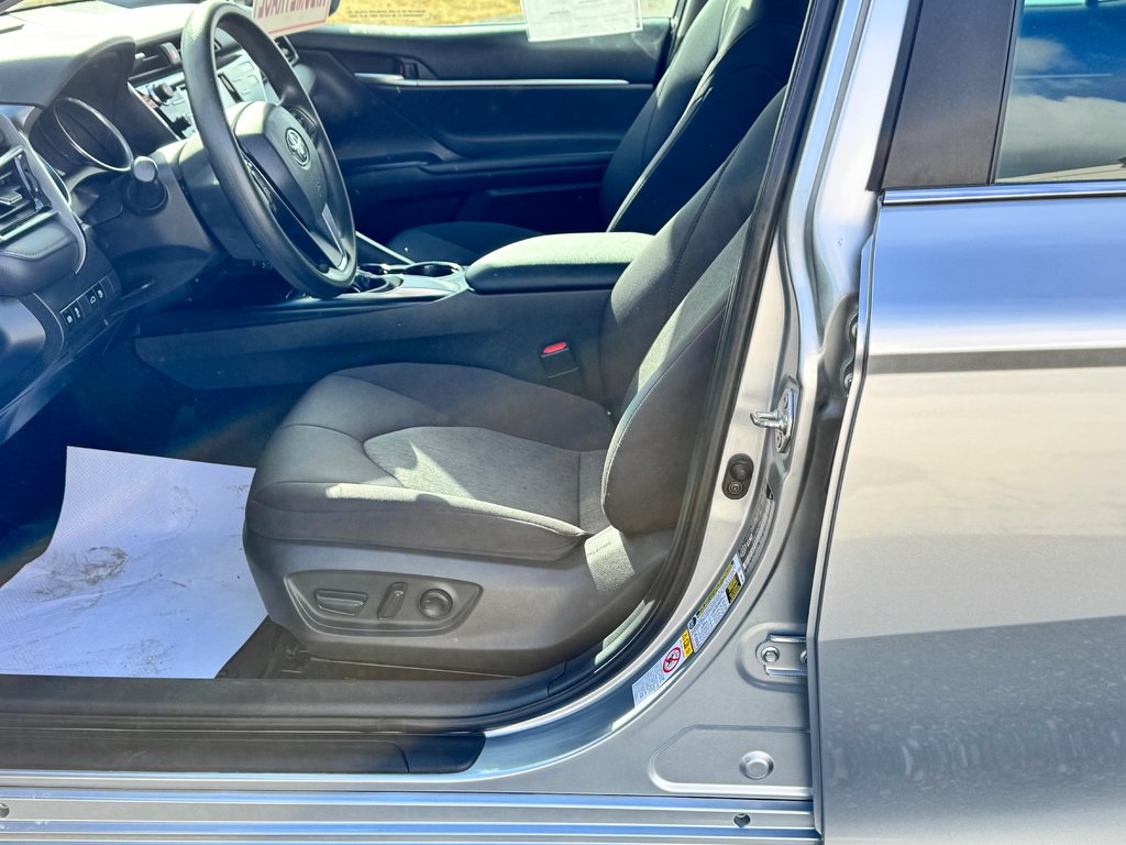 Toyota Camry LE / TRÈS BAS KILOS /  FIABILITÉ GARANTIE / 2018 à Thetford Mines, Québec - 27 - w1024h768px