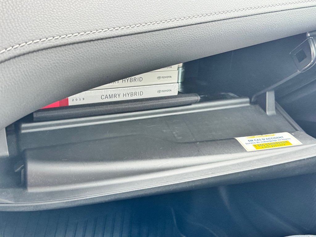 2019 Toyota Camry HYBRIDE SE / GROUPE AMÉLIORÉ / MAGS 18 / ANGLES MORT ET +++ / in Thetford Mines, Quebec - 56 - w1024h768px