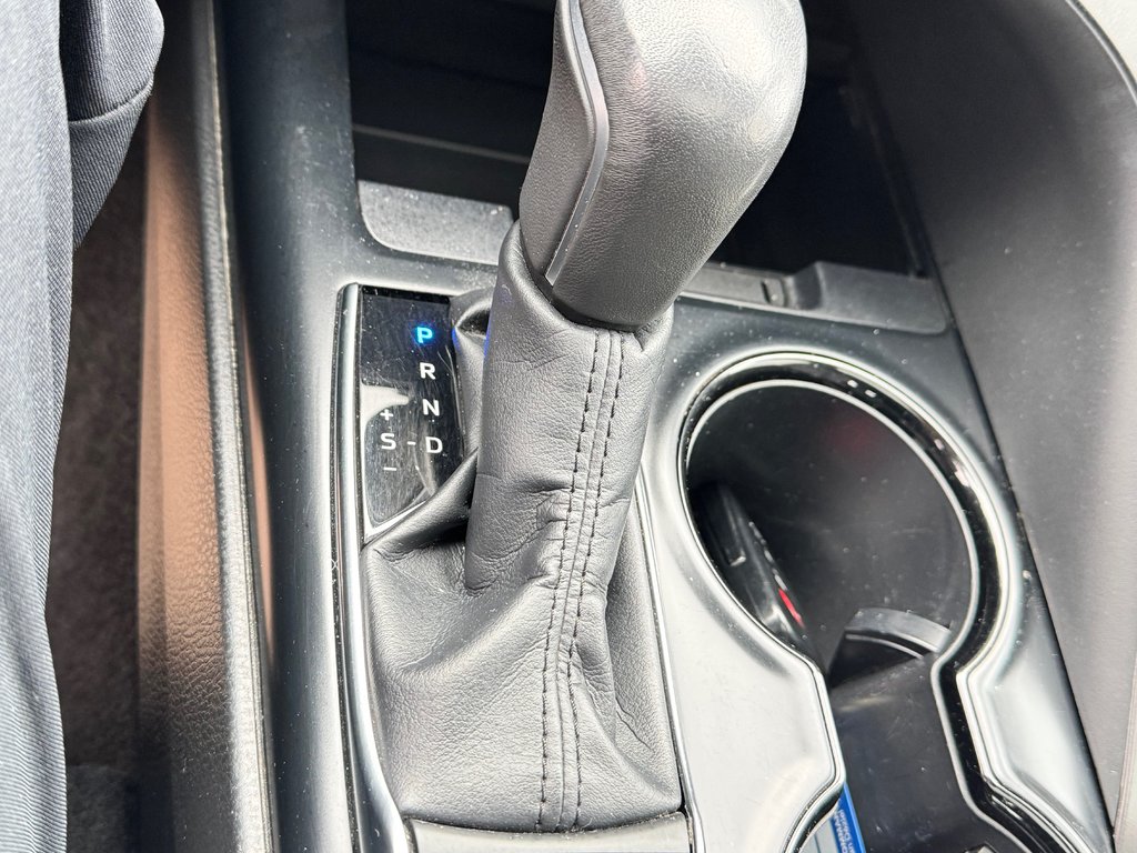 2019 Toyota Camry HYBRIDE SE / GROUPE AMÉLIORÉ / MAGS 18 / ANGLES MORT ET +++ / in Thetford Mines, Quebec - 50 - w1024h768px
