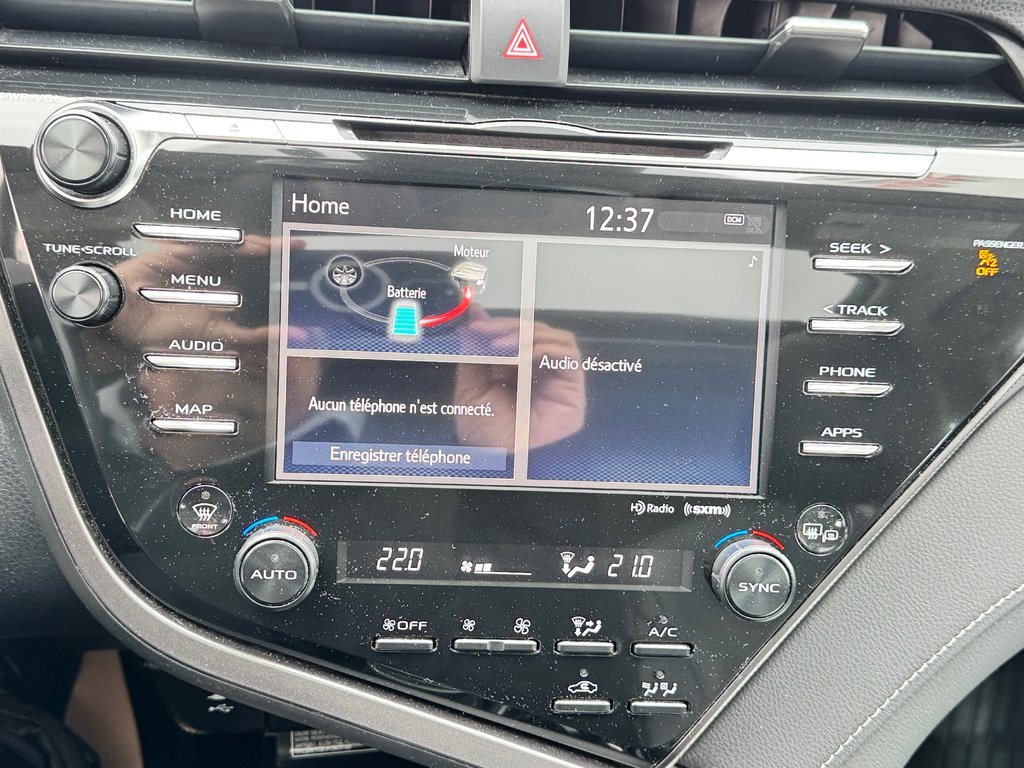 2019 Toyota Camry HYBRIDE SE / GROUPE AMÉLIORÉ / MAGS 18 / ANGLES MORT ET +++ / in Thetford Mines, Quebec - 45 - w1024h768px