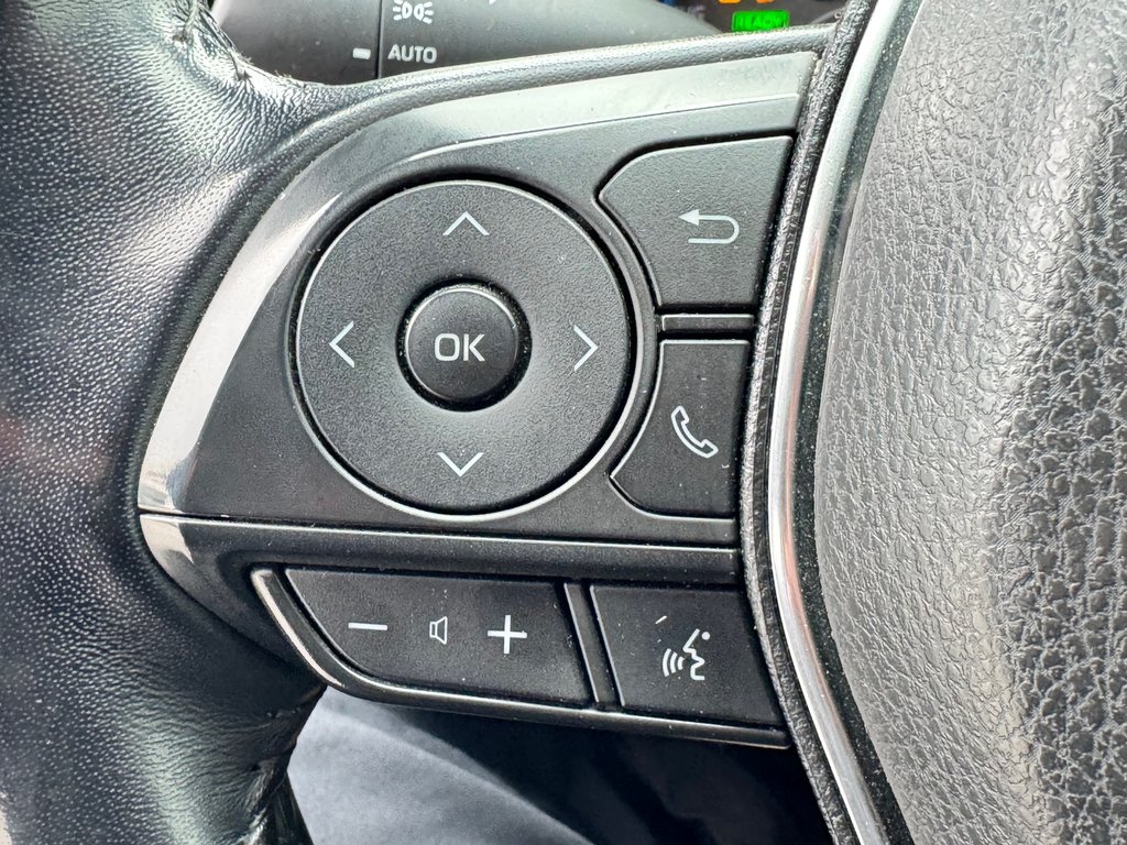 2019 Toyota Camry HYBRIDE SE / GROUPE AMÉLIORÉ / MAGS 18 / ANGLES MORT ET +++ / in Thetford Mines, Quebec - 38 - w1024h768px