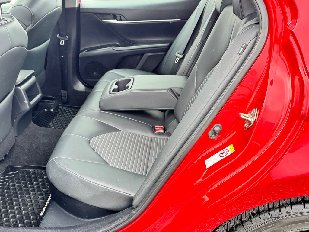 2019 Toyota Camry HYBRIDE SE / GROUPE AMÉLIORÉ / MAGS 18 / ANGLES MORT ET +++ / in Thetford Mines, Quebec - 63 - w1024h768px