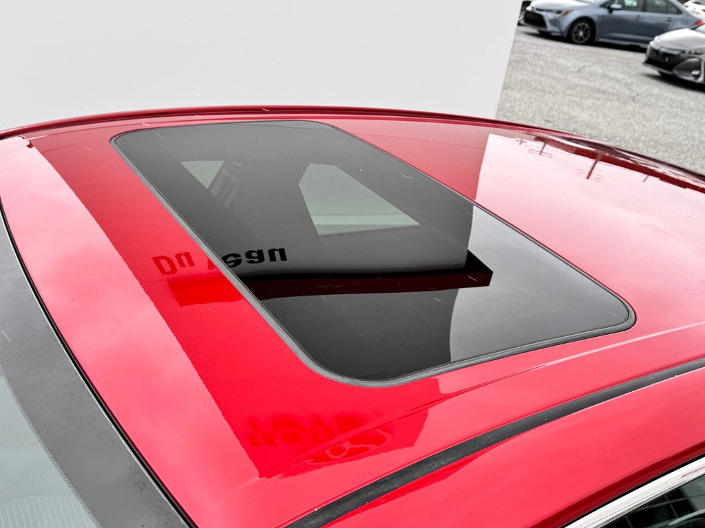 2019 Toyota Camry HYBRIDE SE / GROUPE AMÉLIORÉ / MAGS 18 / ANGLES MORT ET +++ / in Thetford Mines, Quebec - 20 - w1024h768px