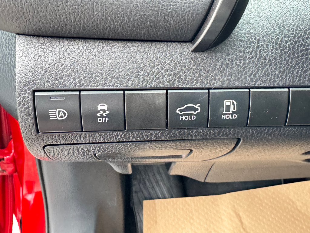 2019 Toyota Camry HYBRIDE SE / GROUPE AMÉLIORÉ / MAGS 18 / ANGLES MORT ET +++ / in Thetford Mines, Quebec - 35 - w1024h768px