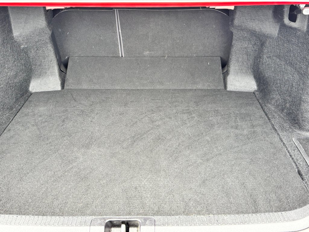 2019 Toyota Camry HYBRIDE SE / GROUPE AMÉLIORÉ / MAGS 18 / ANGLES MORT ET +++ / in Thetford Mines, Quebec - 64 - w1024h768px