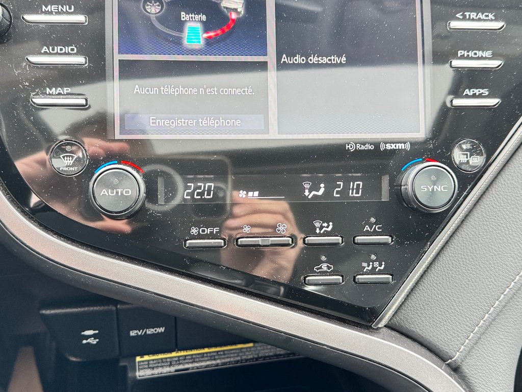 2019 Toyota Camry HYBRIDE SE / GROUPE AMÉLIORÉ / MAGS 18 / ANGLES MORT ET +++ / in Thetford Mines, Quebec - 47 - w1024h768px