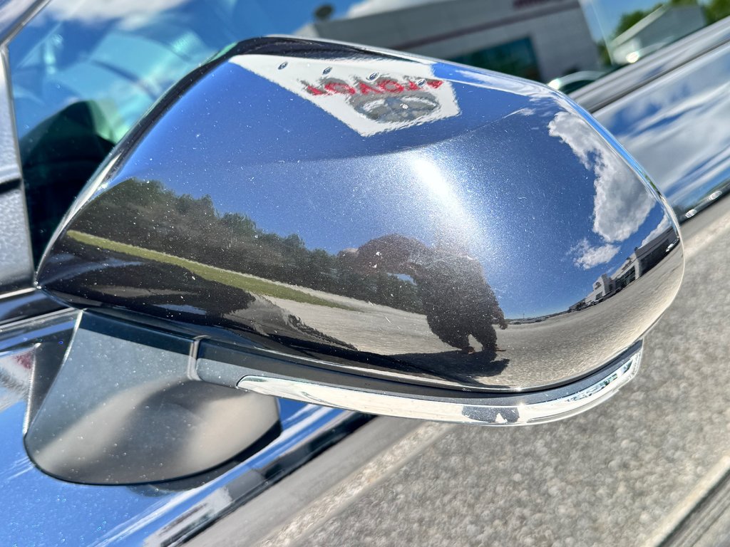 Toyota Camry XSE / TRD / ENTREE AIR / 1 SEUL PROPRIETAIRE / JAMAIS SORTI L’HIVER / COMME NEUF 2020 à Thetford Mines, Québec - 18 - w1024h768px