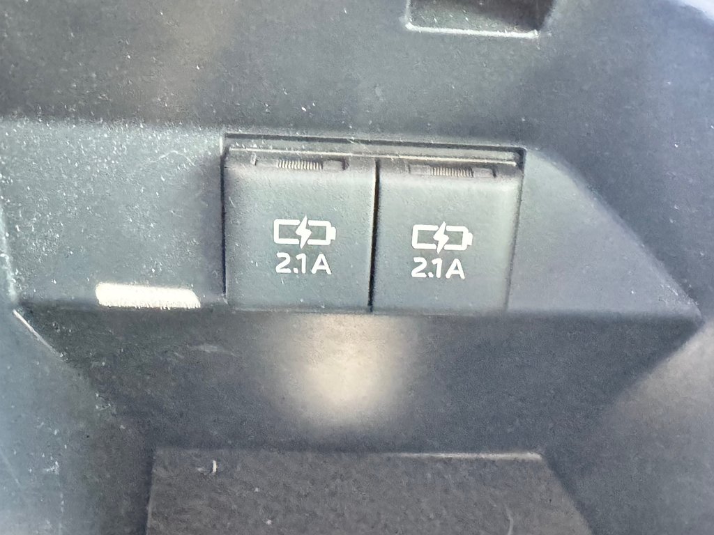 Toyota Camry XSE / TRD / ENTREE AIR / 1 SEUL PROPRIETAIRE / JAMAIS SORTI L’HIVER / COMME NEUF 2020 à Thetford Mines, Québec - 57 - w1024h768px