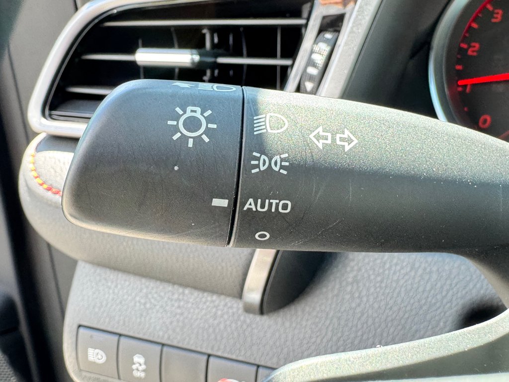 Toyota Camry XSE / TRD / ENTREE AIR / 1 SEUL PROPRIETAIRE / JAMAIS SORTI L’HIVER / COMME NEUF 2020 à Thetford Mines, Québec - 40 - w1024h768px